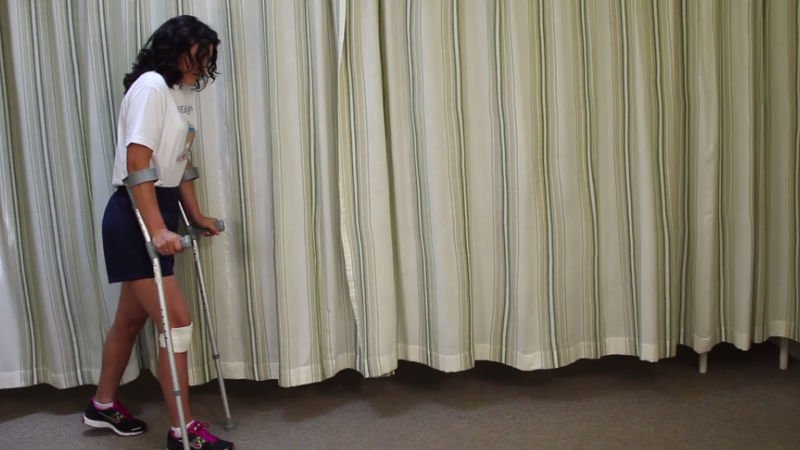 crutches_02_800x450.jpg
