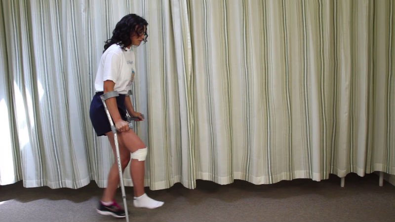 crutches_03_800x450.jpg