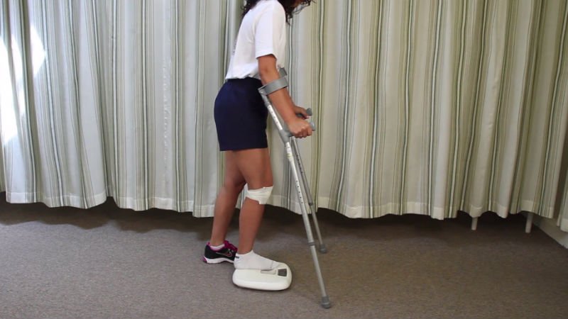 crutches_05_800x450.jpg